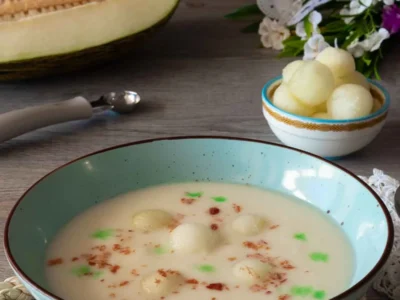 Sopa helada de melón con jamón
