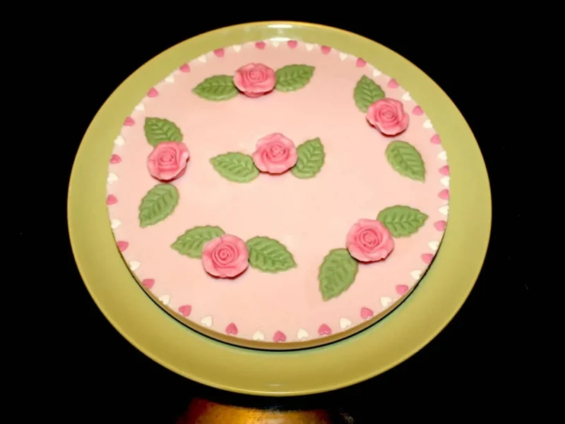 Tarta de gelatina de fresas con queso mascarpone