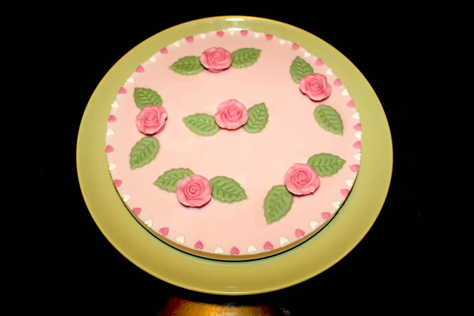 Tarta de gelatina de fresas con queso mascarpone