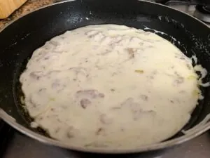 Huevos con nata y beicon