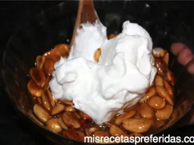 Turrón de almendra y miel