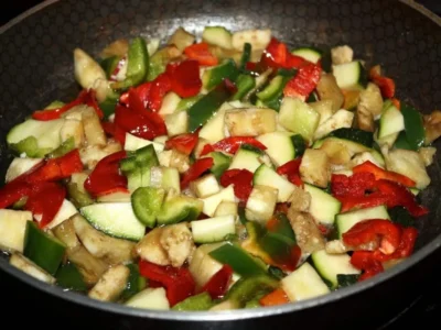 Arroz cremoso con verduras y pollo
