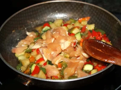 Arroz cremoso con verduras y pollo