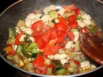 Arroz cremoso con verduras y pollo