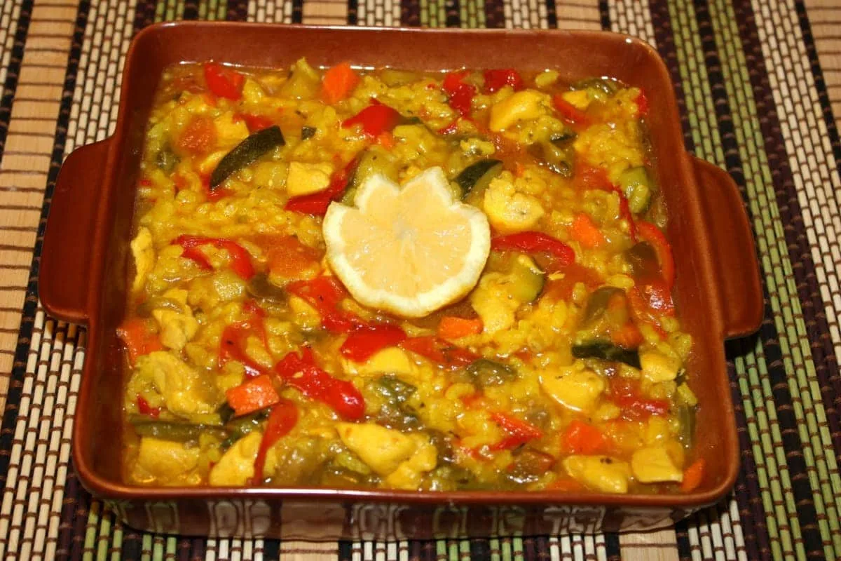 Arroz cremoso con verduras y pollo