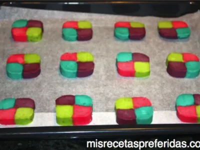 Galletas cuadriculadas de colores