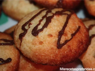 Galletas de coco con hilos de chocolate