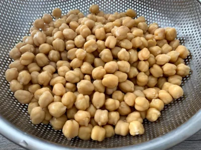 Garbanzos con butifarra