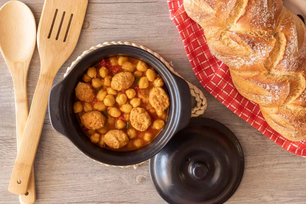 Garbanzos con butifarra