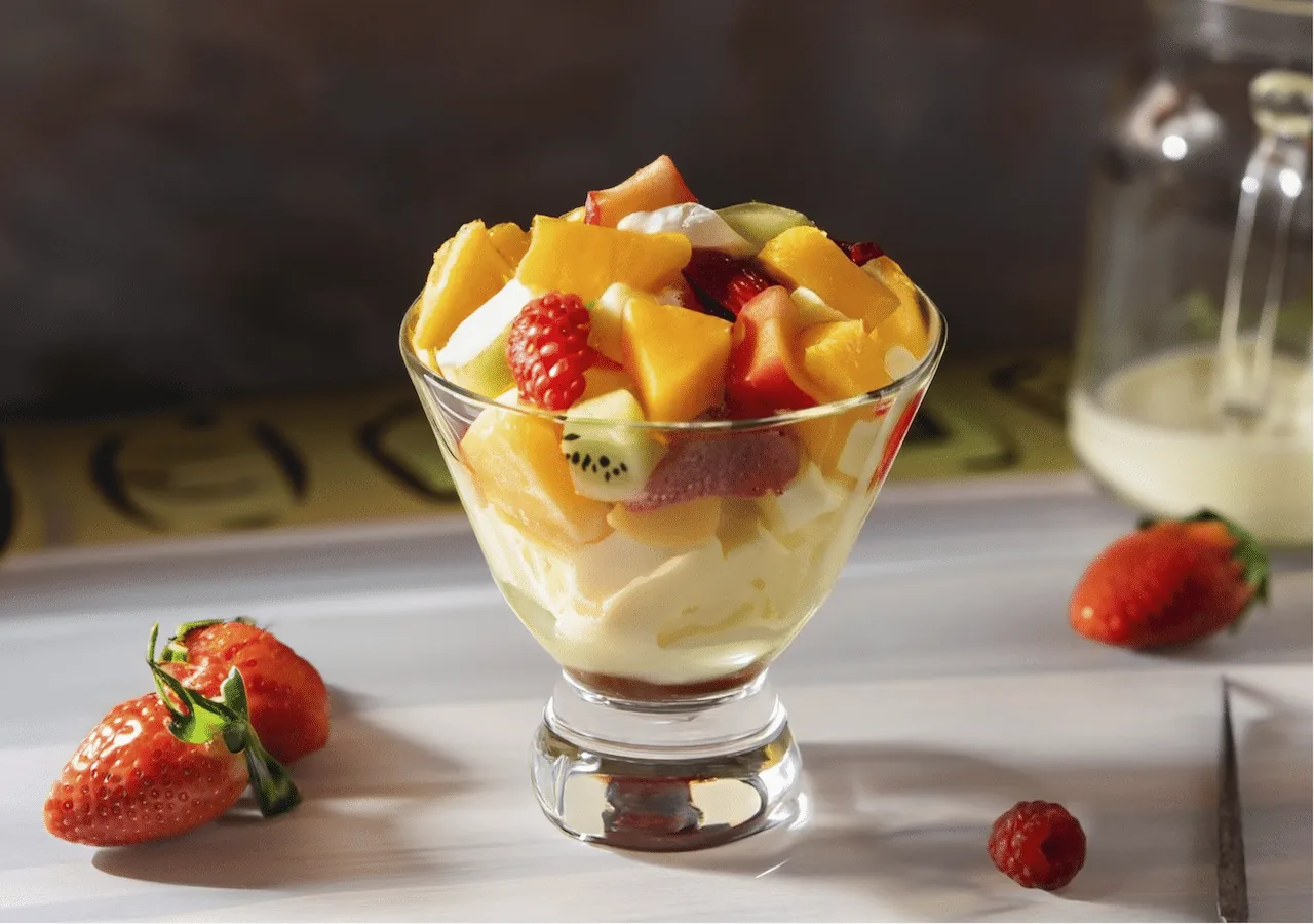 Frutas con Crema de Vainilla