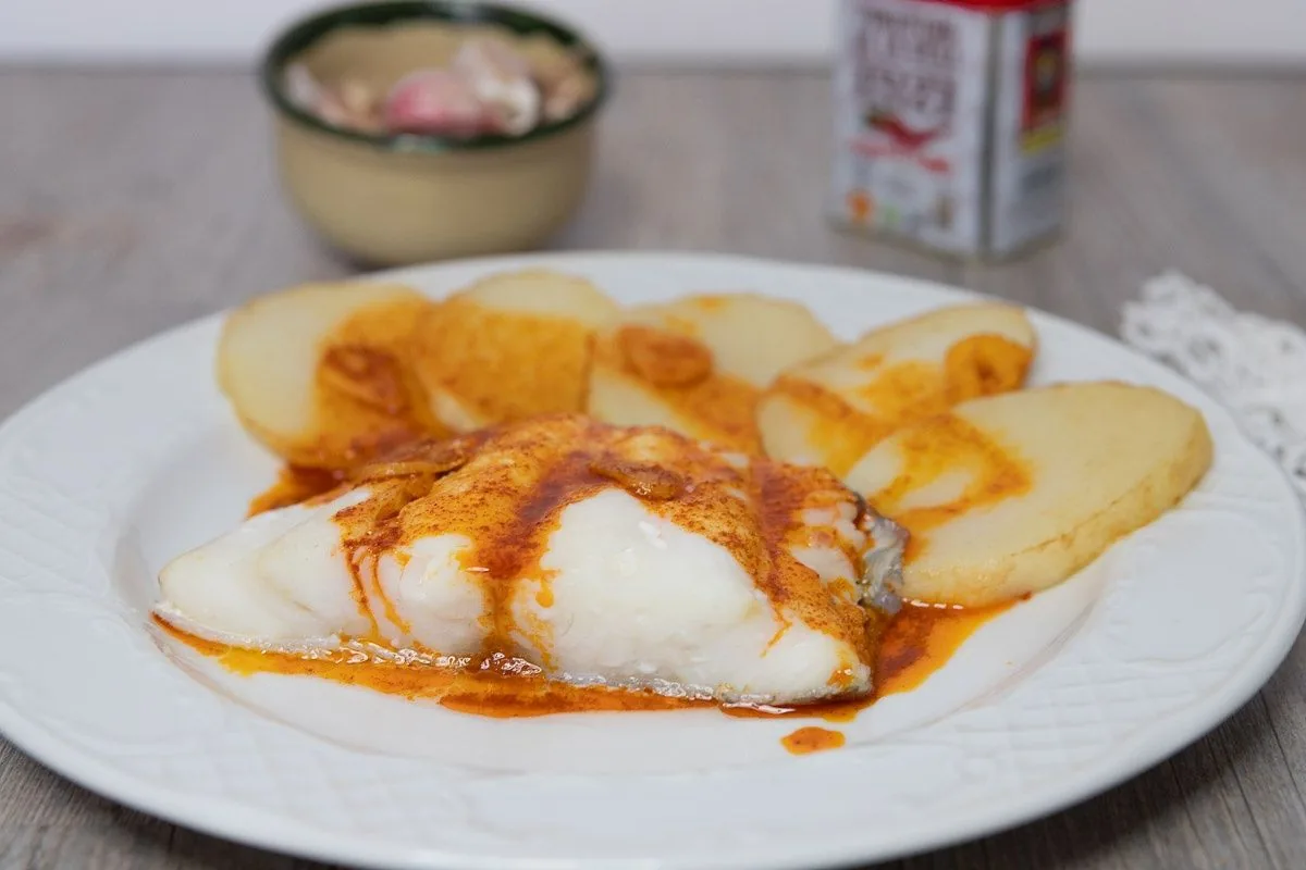 Bacalao con patatas al pimentón