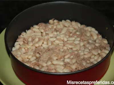 Tarta de alubias con verduras y bacalao