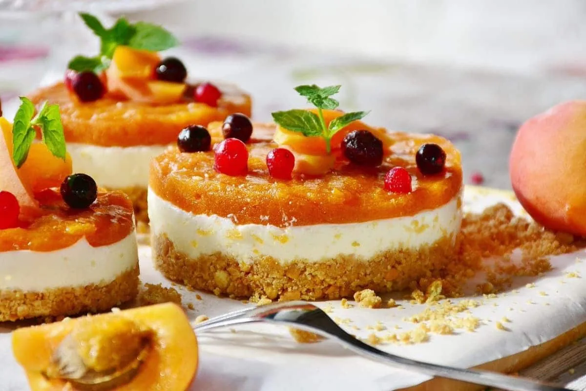 Tarta de queso y melocotón