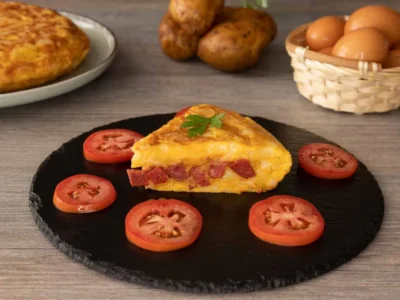 Tortilla de patatas con chorizo