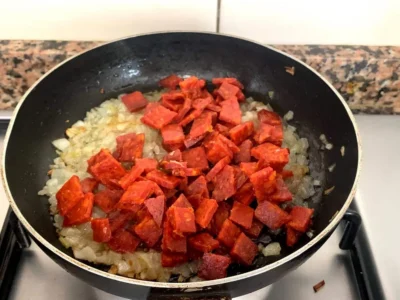 Tortilla de patatas con chorizo