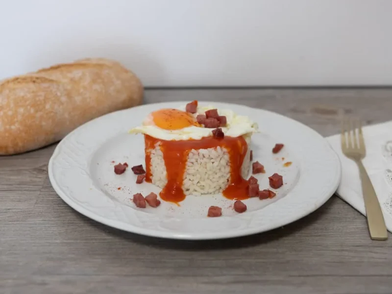 Arroz tres ingredientes y huevo