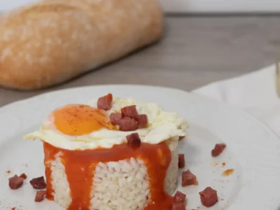 Arroz tres ingredientes y huevo