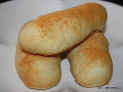 Bollitos preñaos de chistorra o frankfurt