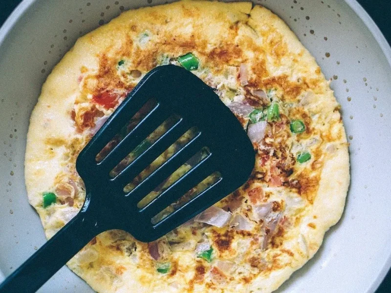 Tortilla de calabacín con pimientos y zanahoria
