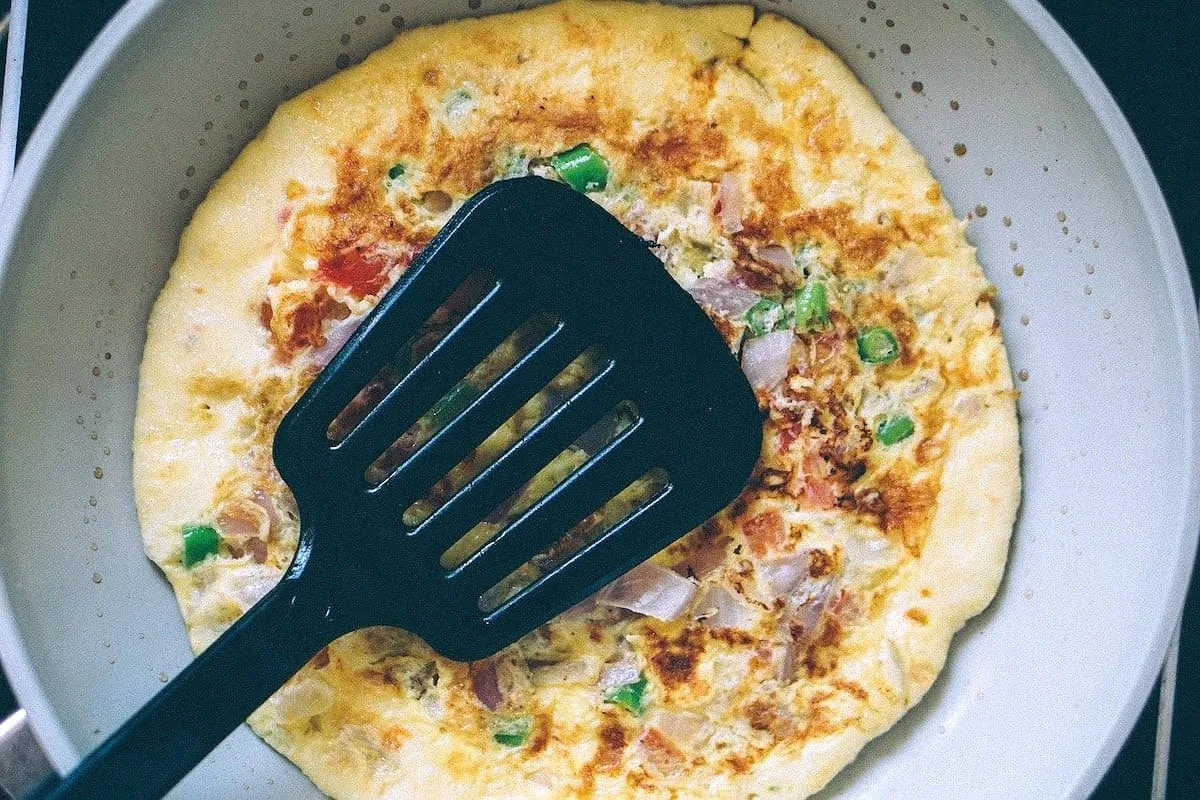 Tortilla de calabacín con pimientos y zanahoria