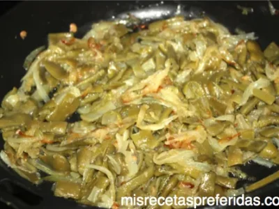 Tortilla de Judías verdes con cebolla